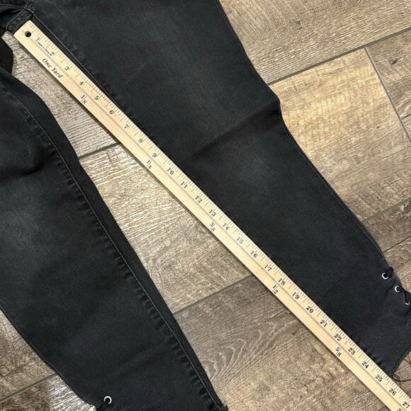 Levi's Women's 711 Skinny Lace Up Jeans Black Wash Size 29 - Picture 4 of 8
